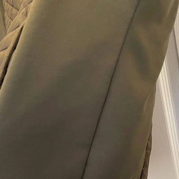 Michael Kors Women's Olive Green Quilted Vest - Picture 6 of 8